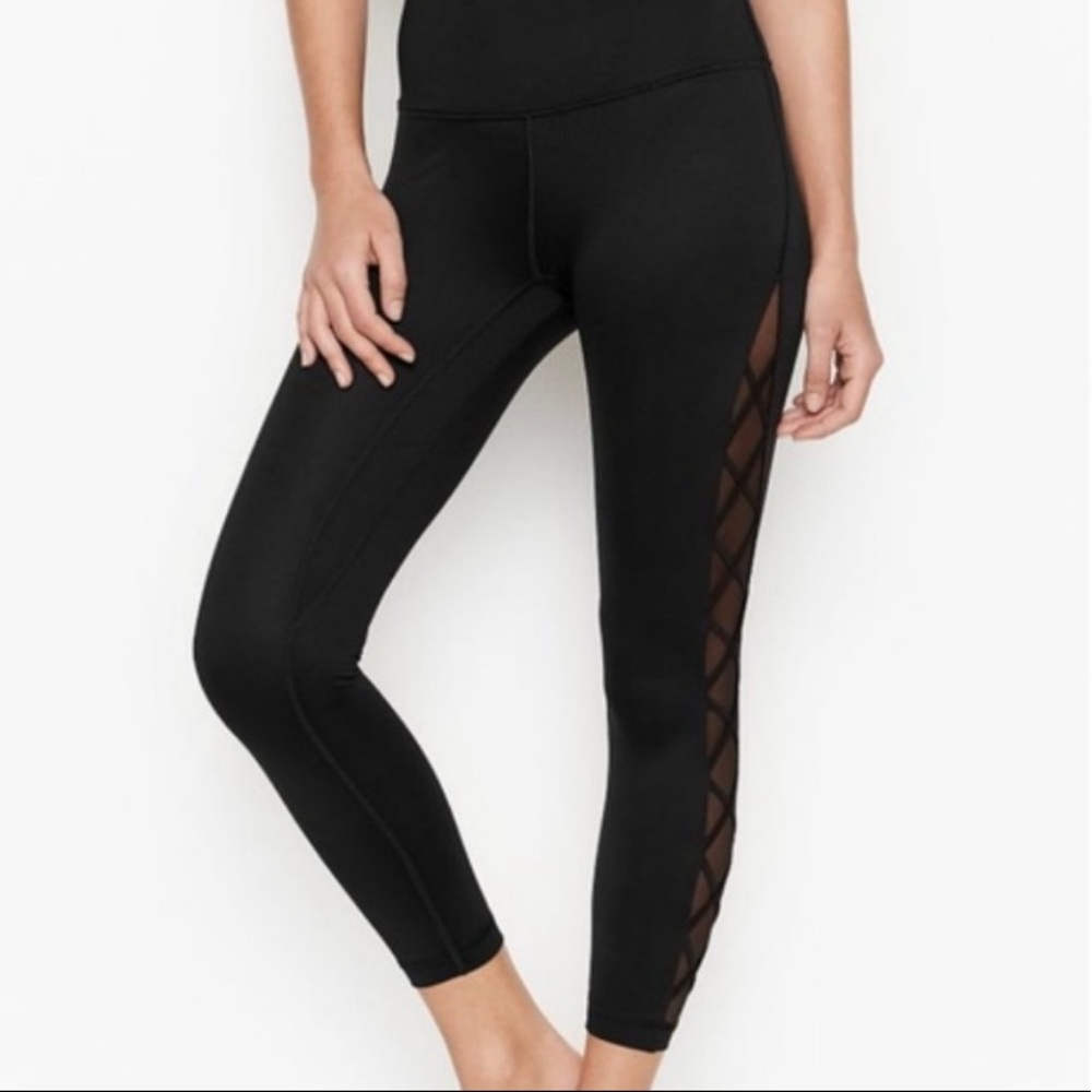 Victoria’s Secrets Black Size 2 Sport Essential Lace Ip Leggings